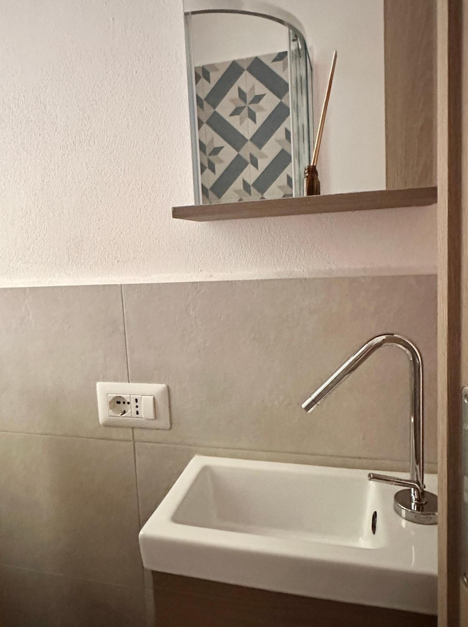 קומו Casa Ling -Ac - Parking-2Bathrooms מראה חיצוני תמונה